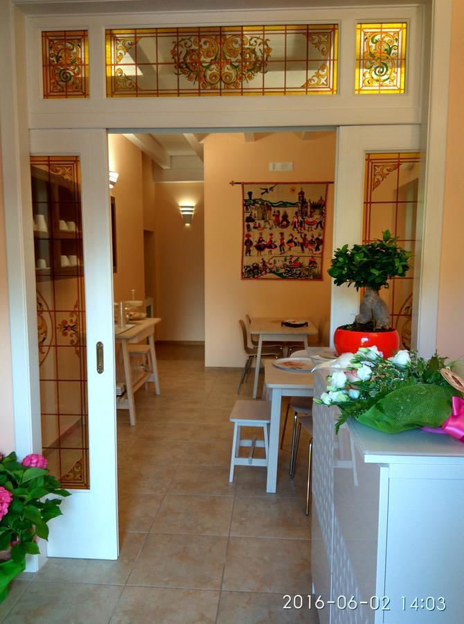 Bed and Breakfast Le Camelie Джиноза-Марина Экстерьер фото