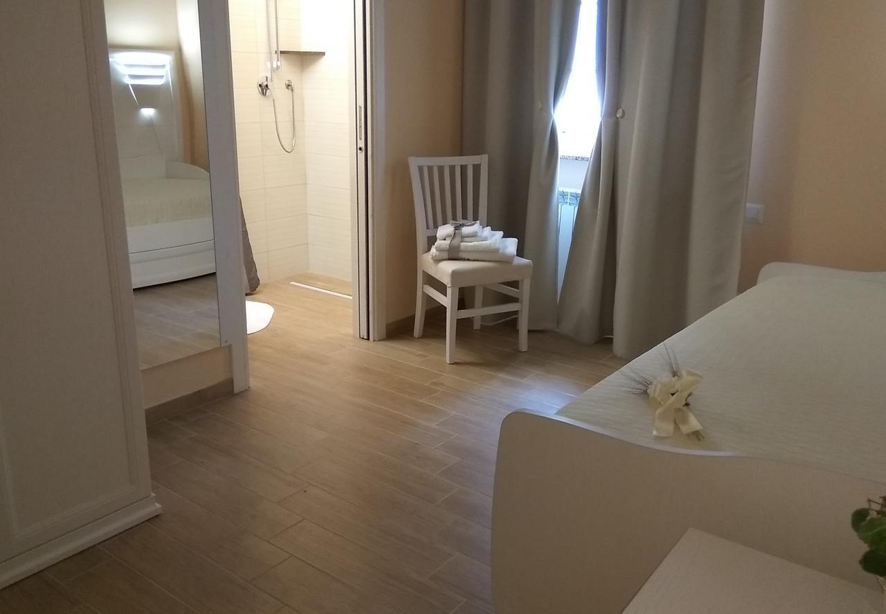 Bed and Breakfast Le Camelie Джиноза-Марина Экстерьер фото